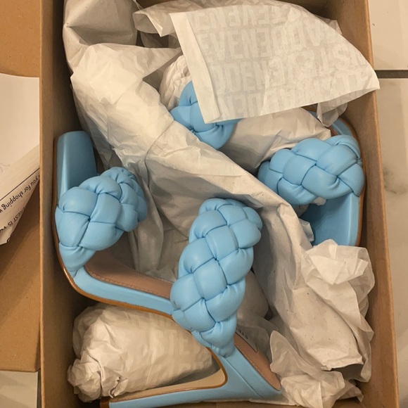 Steve Madden kenley pump sandal in baby blue - Picture 2 of 3